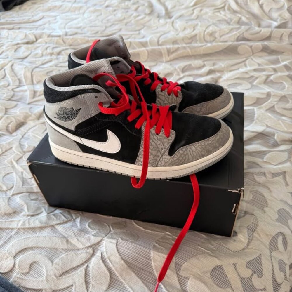 Jordan Mid 1 SE